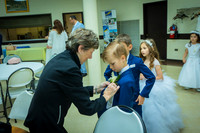 FIRST COMMUNION KIDS GETTING READY